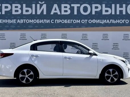 2021 Kia Rio IV Рестайлинг, белый, 1149000 рублей, вид 5