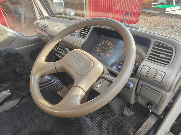1995 Isuzu Elf (N-series), белый, 1650000 рублей - вид 2