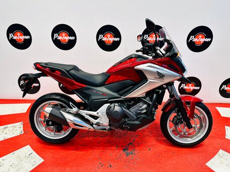 2017 Honda NC 750X, красный, 690000 рублей, вид 1