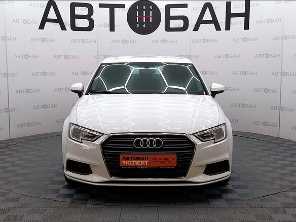 2018 Audi A3 III (8V) Рестайлинг, белый - вид 1