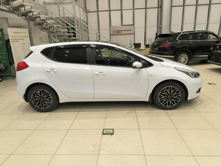 2015 Kia Ceed II, белый, 1380000 рублей, вид 4