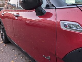 2019 Mini Clubman Cooper S ALL4 II Рестайлинг, красный, 2690000 рублей, вид 3