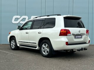 2013 Toyota Land Cruiser 200 Series Рестайлинг 1, белый, 4279000 рублей, вид 2