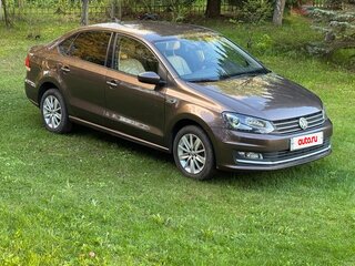 2017 Volkswagen Polo V Рестайлинг, коричневый, 1600000 рублей, вид 2