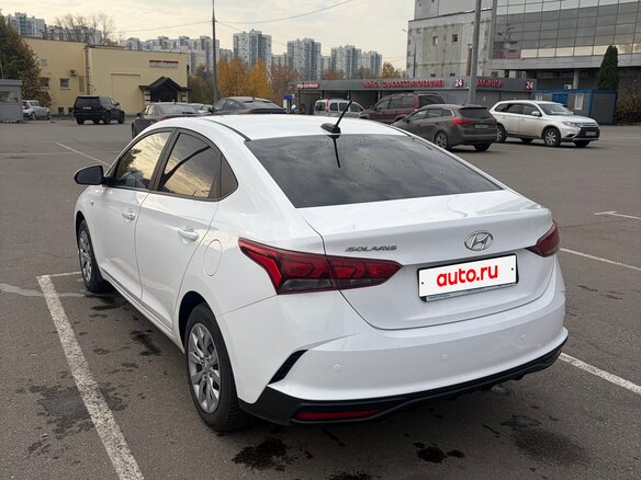 2021 Hyundai Solaris II Рестайлинг, белый, 1600000 рублей - вид 6