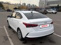 2021 Hyundai Solaris II Рестайлинг, белый, 1600000 рублей - вид 6