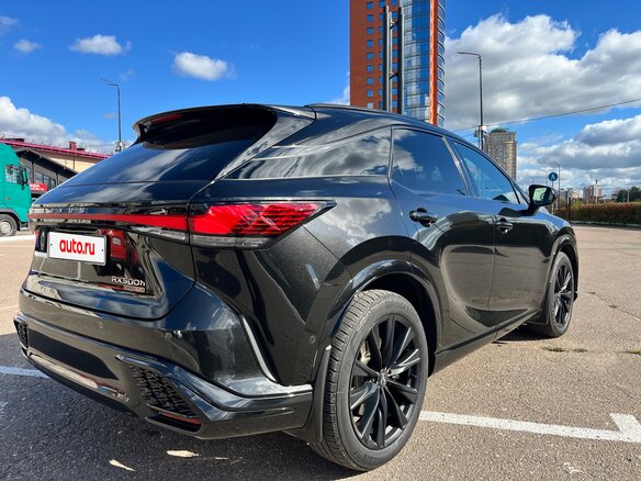 2023 Lexus RX 500h V, чёрный, 8100000 рублей - вид 5