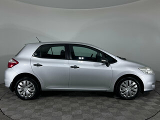 2011 Toyota Auris I Рестайлинг, серебристый, 950000 рублей, вид 4
