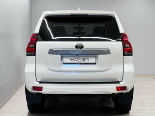 2018 Toyota Land Cruiser Prado 150 Series Рестайлинг 2, белый, 4399000 рублей, вид 4