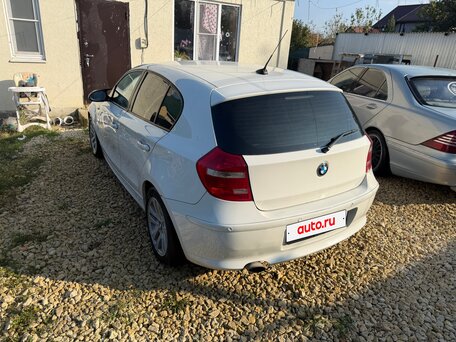 2009 BMW 1 серии 116i I (E81/E82/E87/E88) Рестайлинг, белый, 710000 рублей, вид 3
