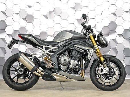 2022 Triumph Speed Triple, серебристый, 1117000 рублей, вид 3