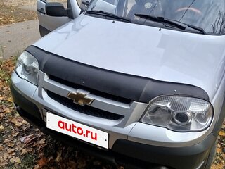 2011 Chevrolet Niva I Рестайлинг, серебристый, 320000 рублей, вид 2