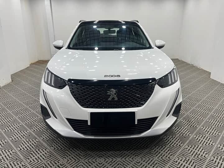 Открыть фотографии: Peugeot 2008 II