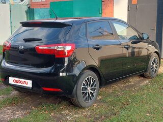 2013 Kia Rio III, чёрный, 970000 рублей, вид 4