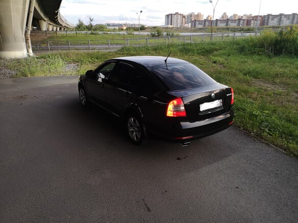 2011 Skoda Octavia II (A5) Рестайлинг, чёрный, 950000 рублей - вид 5