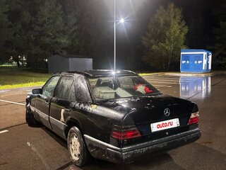1993 Mercedes-Benz W124 220, чёрный, 320000 рублей, вид 4