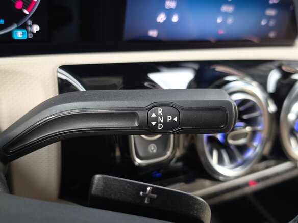 2025 Mercedes-Benz A-Класс 220 IV (W177) Рестайлинг, чёрный, 4200000 рублей - вид 28