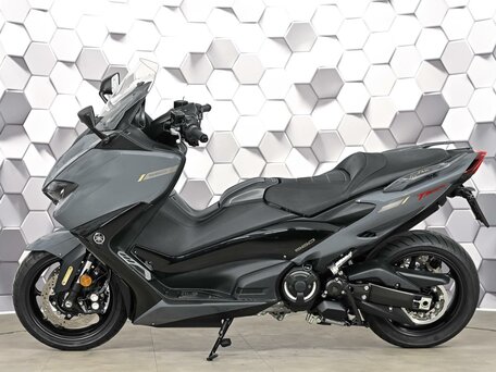 2021 Yamaha TMAX, серый, 1129000 рублей, вид 4
