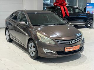 2016 Hyundai Solaris I Рестайлинг, коричневый, 799000 рублей, вид 3