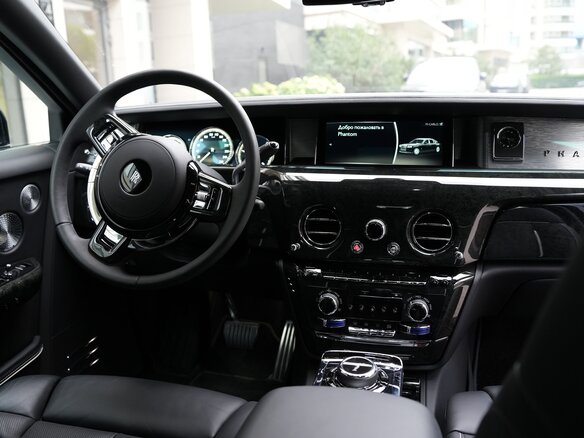 2021 Rolls-Royce Phantom VIII (Series I), чёрный, 49000000 рублей - вид 10