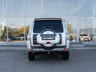 2011 Mitsubishi Pajero IV Рестайлинг 1, серебристый, 2154189 рублей, вид 4