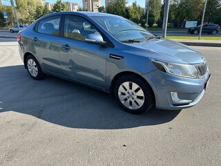 2013 Kia Rio 5-speed III, голубой, 750000 рублей, вид 2