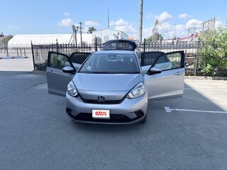 2021 Honda Fit IV, серебристый, 1250000 рублей, вид 2