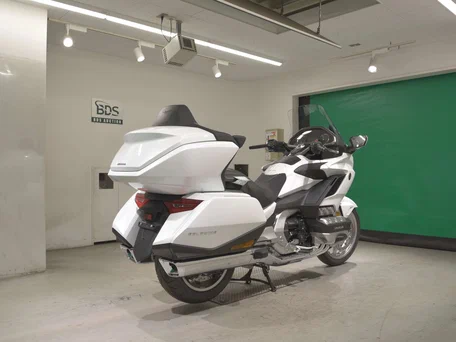 2026 Honda GL 1800 Gold Wing, белый, 2990000 рублей, вид 5