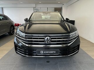 2026 Volkswagen Touareg III Рестайлинг, чёрный, 7850000 рублей, вид 2
