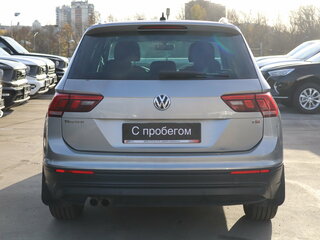 2018 Volkswagen Tiguan II, серебристый, 1599000 рублей, вид 5