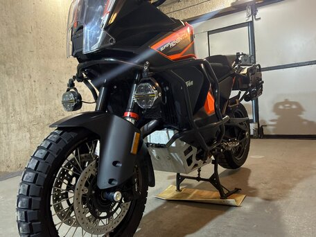 2021 KTM 1290 Super Adventure S, оранжевый, 1300000 рублей, вид 2