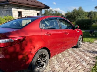 2013 Kia Rio 4-speed III, красный, 650000 рублей, вид 3