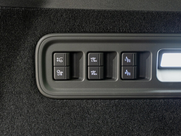 2026 Zeekr 8X 70 kWh, чёрный, 12590000 рублей - вид 26