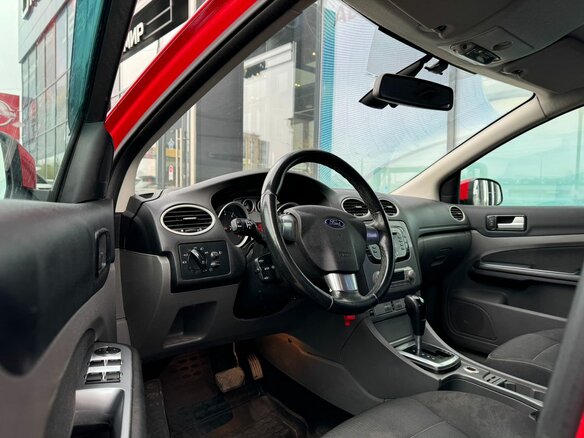 2010 Ford Focus II Рестайлинг, красный, 460000 рублей - вид 9