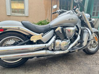 Suzuki Boulevard C109R