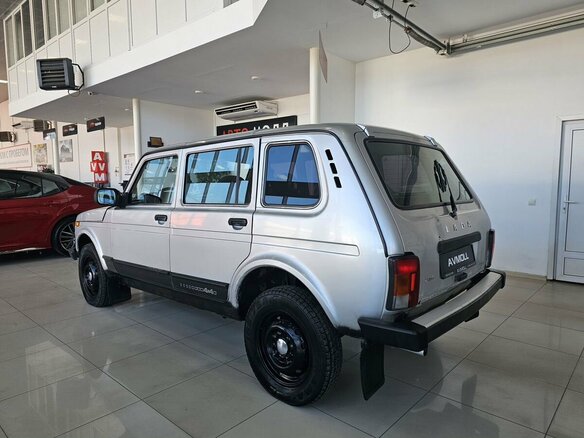 2012 Lada (ВАЗ) 2131 (4x4) 213105 I, серебристый, 455000 рублей - вид 4