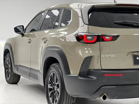 2023 Mazda CX-50, бежевый, 2300000 рублей, вид 5