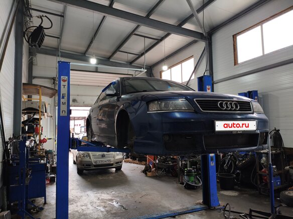 1997 Audi A6 II (C5), синий, 550000 рублей