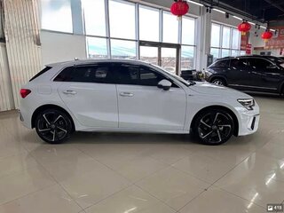 2022 Audi A3 Sportback 35 TFSI IV (8Y), белый, 2010000 рублей, вид 2