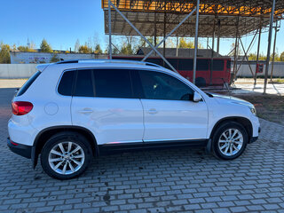 2012 Volkswagen Tiguan I Рестайлинг, белый, 1600000 рублей, вид 3
