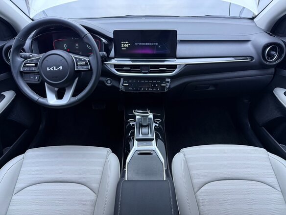2023 Kia K3 II (China Market) Рестайлинг, белый, 1485007 рублей - вид 8
