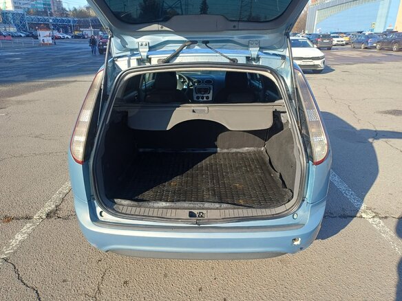 2009 Ford Focus II Рестайлинг, серый, 430000 рублей - вид 5