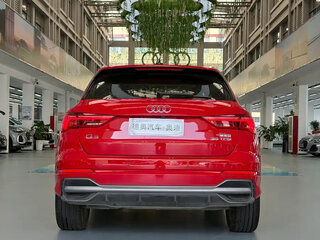 2023 Audi Q3 35 TFSI II (F3), красный, 1899000 рублей, вид 4
