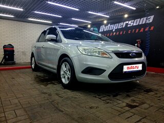 2010 Ford Focus II Рестайлинг, серебристый, 620000 рублей, вид 2