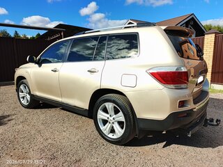 2011 Toyota Highlander II (XU40) Рестайлинг, золотистый, 1800000 рублей, вид 5