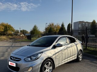 2013 Hyundai Solaris I, серый, 760000 рублей, вид 3