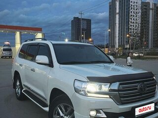 2018 Toyota Land Cruiser 200 Series Рестайлинг 2, белый, 7500000 рублей, вид 2