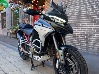 2021 Ducati Multistrada V4, серый, 2000000 рублей, вид 1