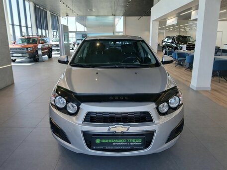 2014 Chevrolet Aveo II, серебристый, 599000 рублей, вид 2