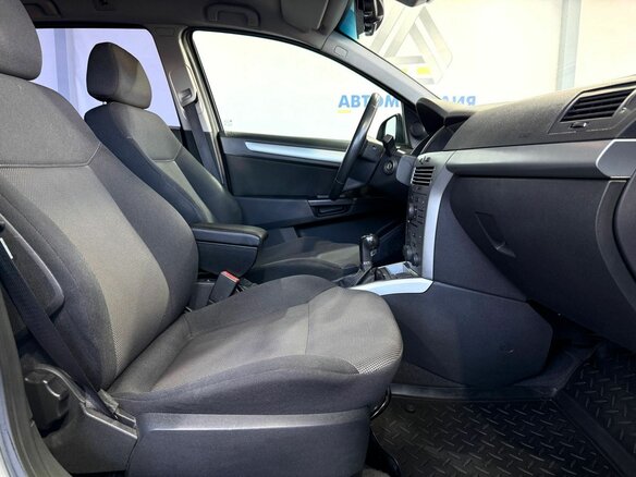 2010 Opel Astra H Рестайлинг, серебристый, 599000 рублей - вид 10